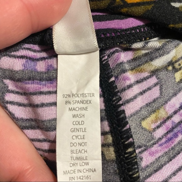 Lularoe Black Purple Floral Print Leggings - Picture 5 of 5